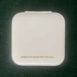 EVRY JEWELS White Jewelry Case with Gold Text